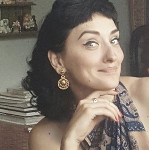 Meet your Posher, Vita